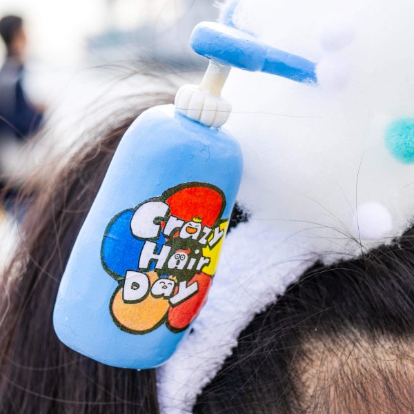 画像2: シャンプーをモチーフとしたカチューシャ＋１個お好きなヘアカラーワックス36g 【日本製】【無香料】【シャンプーでサッと洗い流せる1日派手髪】 (2)